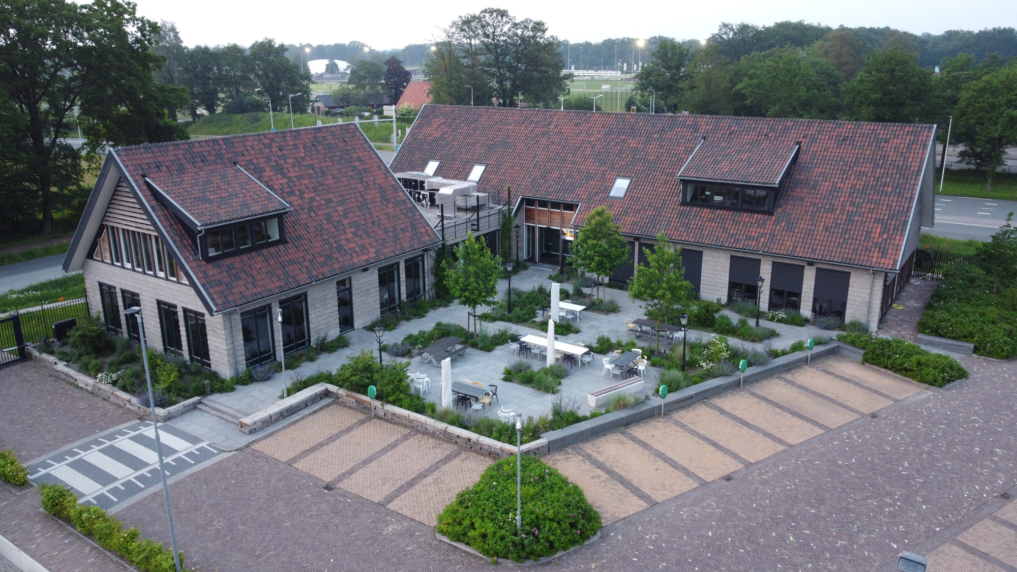 Kantoorpand_Borne